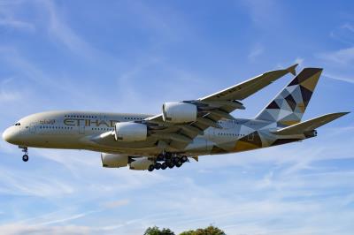 Photo of aircraft A6-APJ operated by Etihad Airways