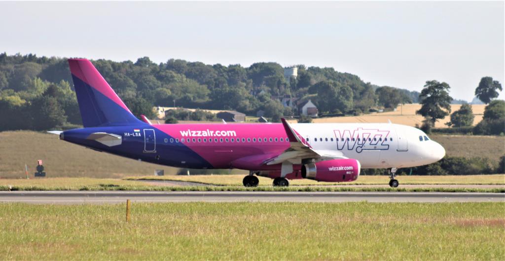 Photo of aircraft HA-LSA operated by Wizz Air