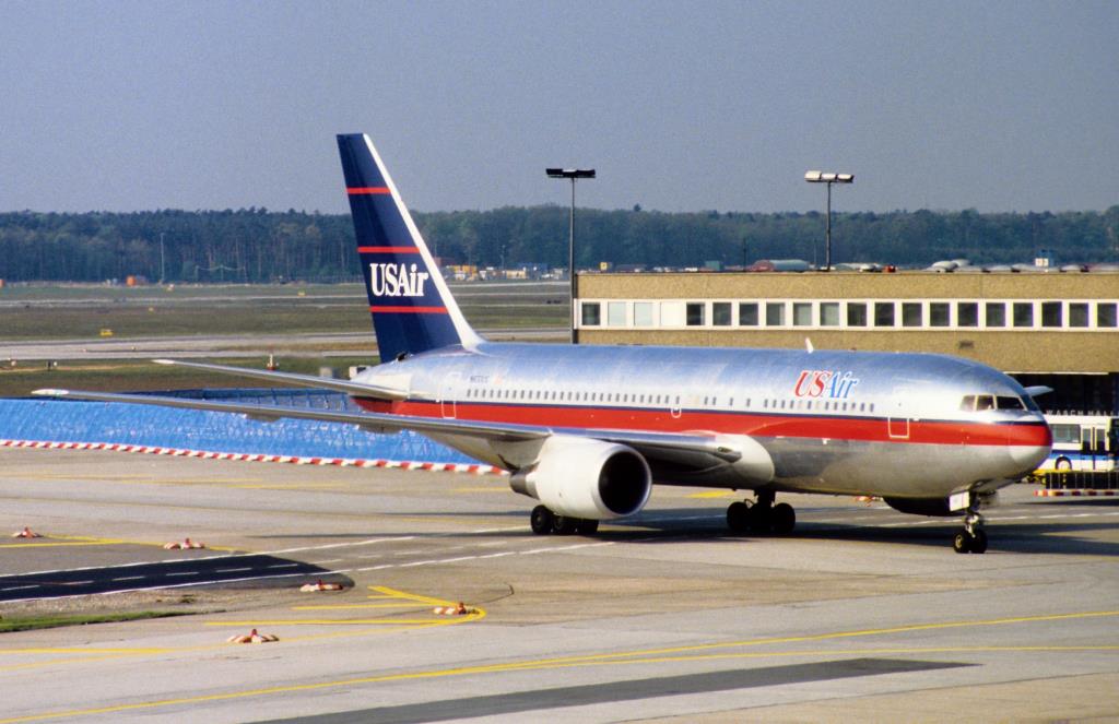 Photo of aircraft N651US operated by US Air