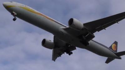 Photo of aircraft VT-JEV operated by Jet Airways