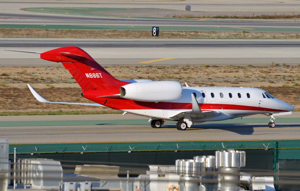 Photo of aircraft N686T operated by Target Corporation