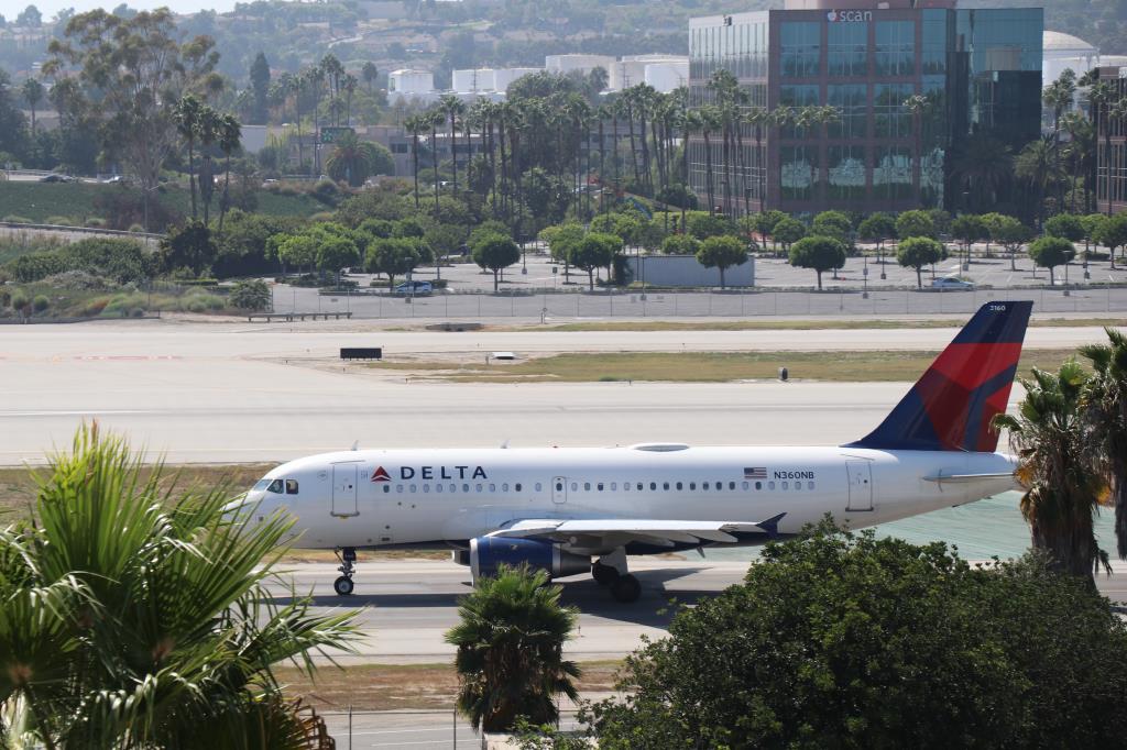 Photo of aircraft N360NB operated by Delta Air Lines
