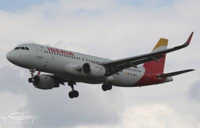 Photo of aircraft EC-MCS operated by Iberia