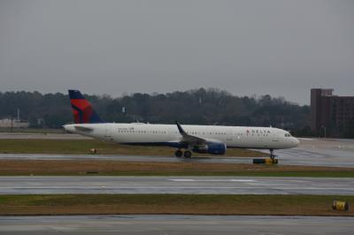 Photo of aircraft N379DN operated by Delta Air Lines