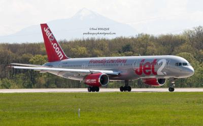 Image of aircraft registration G-LSAG - A 757-21B operated by Jet2