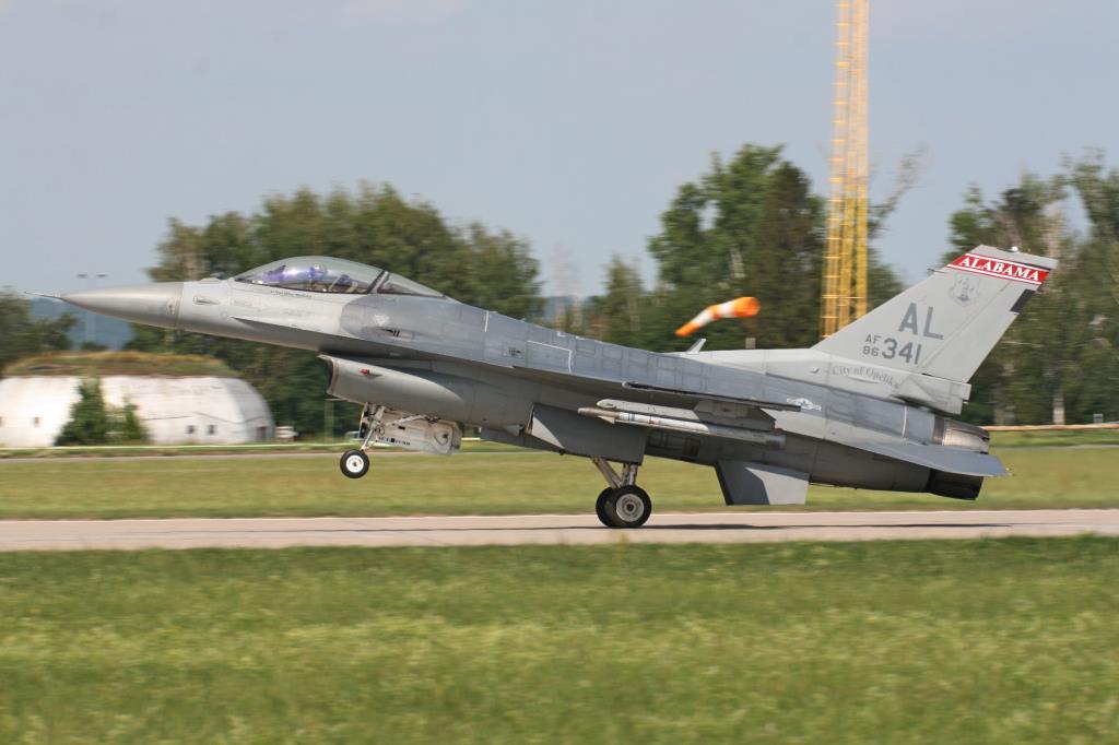 Photo of aircraft 86-0341 operated by United States Air Force