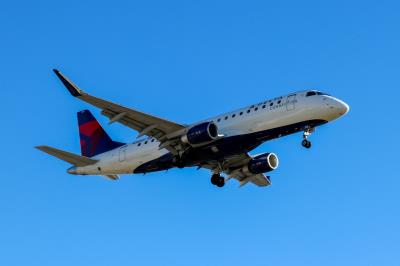 Photo of aircraft N300SY operated by Delta Connection