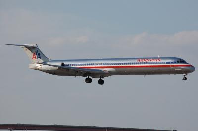 Photo of aircraft N7525A operated by American Airlines