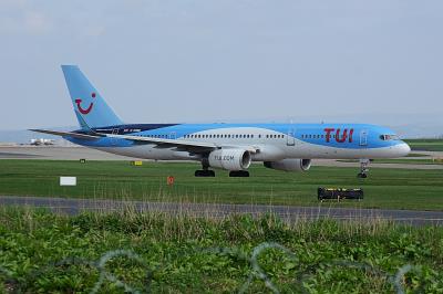 Photo of aircraft G-OOBE operated by TUI Airways