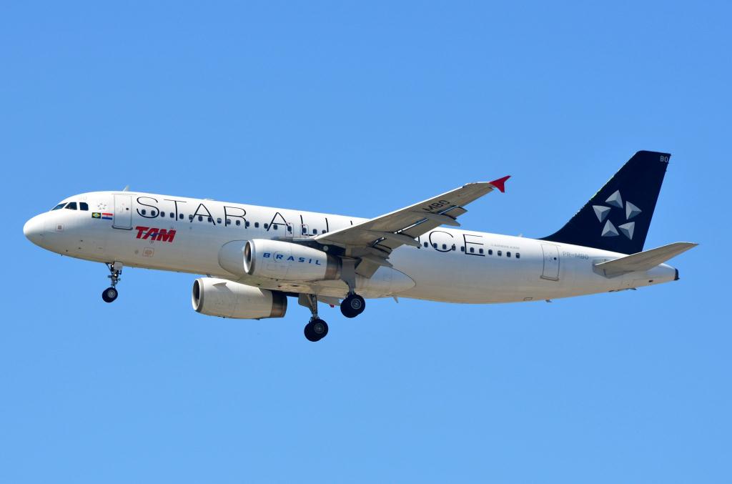 Photo of aircraft PR-MBO operated by TAM Linhas Aereas