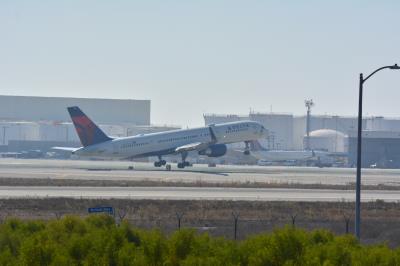 Photo of aircraft N702TW operated by Delta Air Lines