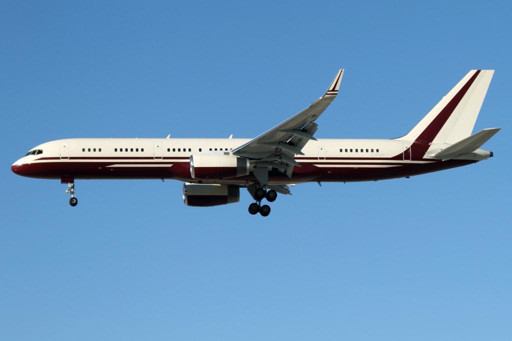 Photo of aircraft N770BB operated by The Yucaipa Companies