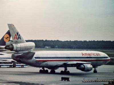 Photo of aircraft N144AA operated by American Airlines