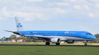 Image of aircraft registration PH-EZG - A ERJ-190-STD (ERJ-190-100) operated by KLM Cityhopper