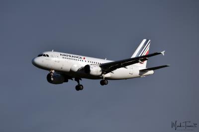 Photo of aircraft F-GRHB operated by Air France