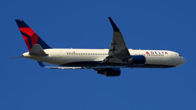 Photo of aircraft N171DZ operated by Delta Air Lines