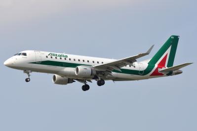 Photo of aircraft EI-RDO operated by Alitalia