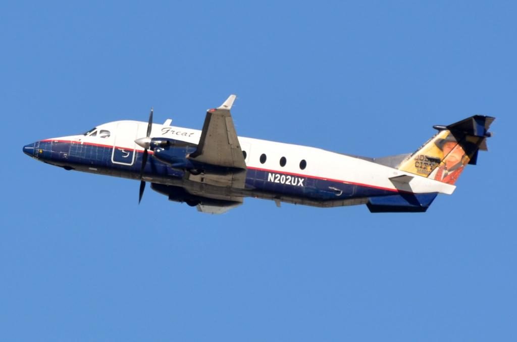 Photo of aircraft N202UX operated by Great Lakes Aviation