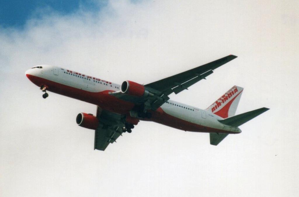 Photo of aircraft G-CDPT operated by Air India