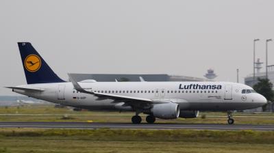 Image of aircraft registration D-AIZP - A A320-214(WL) operated by Lufthansa