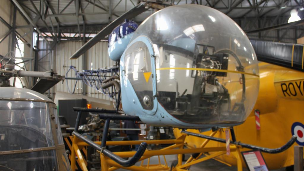 Photo of aircraft XT242 operated by Army Air Corps