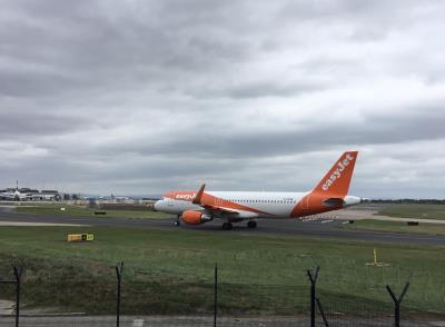 Image of aircraft registration G-EZRW - A A320-214(WL) operated by easyJet