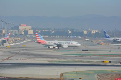 Photo of aircraft N748UW operated by American Airlines