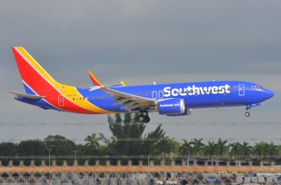 Photo of aircraft N8800L operated by Southwest Airlines