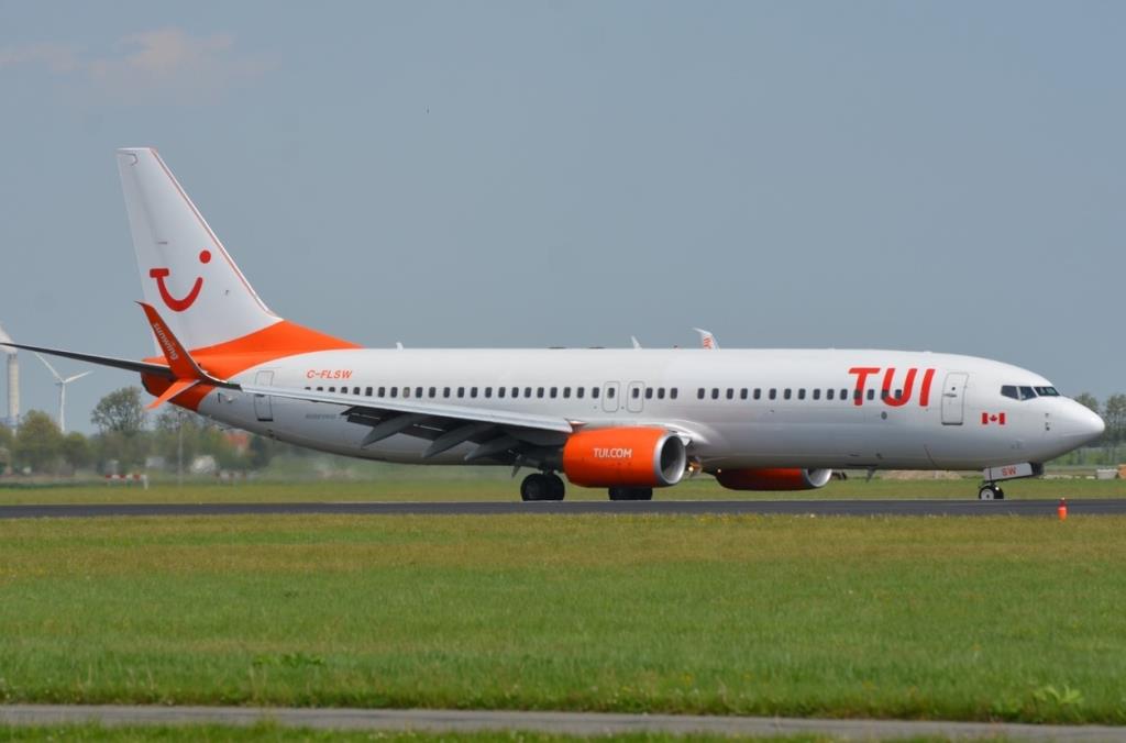 Photo of aircraft C-FLSW operated by TUI Airlines Netherlands