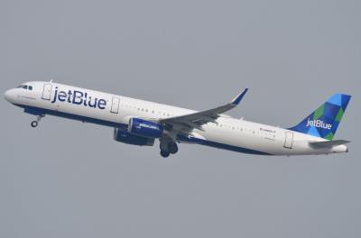 Photo of aircraft N989JT operated by JetBlue Airways
