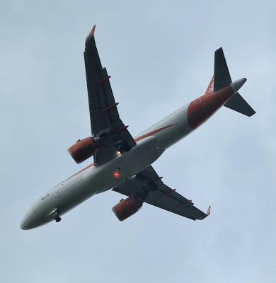 Photo of aircraft G-UZHV operated by easyJet