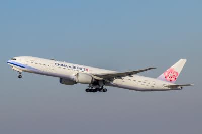 Photo of aircraft B-18002 operated by China Airlines