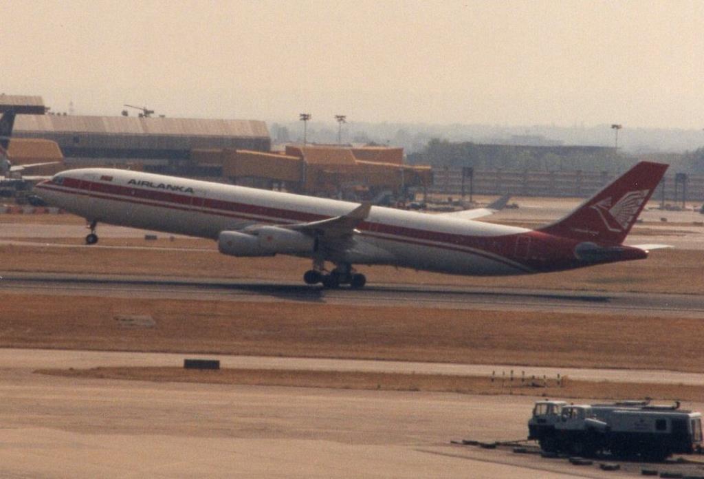 Photo of aircraft 4R-ADC operated by Air Lanka