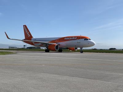 Photo of aircraft G-EZPB operated by easyJet