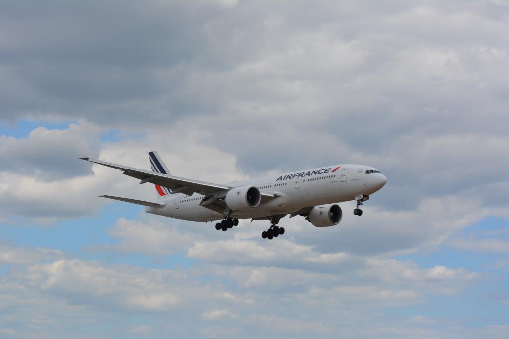 Photo of aircraft F-GSPJ operated by Air France