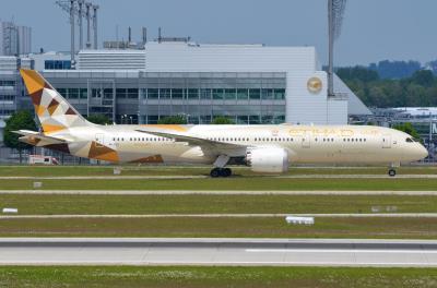 Image of aircraft registration A6-BLC - A 787-9 Dreamliner operated by Etihad Airways