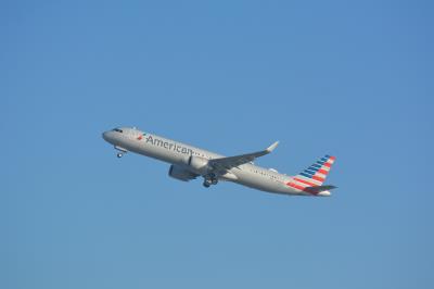 Photo of aircraft N405AN operated by American Airlines