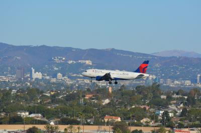 Photo of aircraft N323NB operated by Delta Air Lines