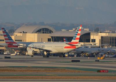 Image of aircraft registration N782AN - A 777-223(ER) operated by American Airlines