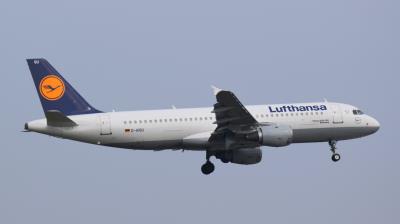 Image of aircraft registration D-AIQU - A A320-211 operated by Lufthansa