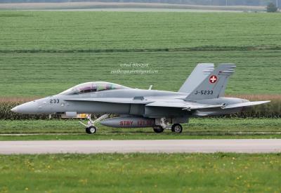 Image of aircraft registration J-5233 - A F/A-18D-48 Hornet operated by Swiss Air Force