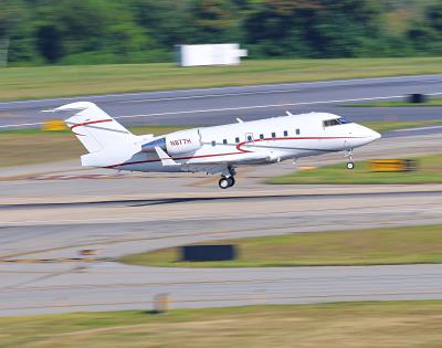 Photo of aircraft N877H operated by Challenger 5445 LLC