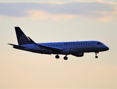Photo of aircraft N93305 operated by United Express