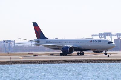 Photo of aircraft N427DX operated by Delta Air Lines