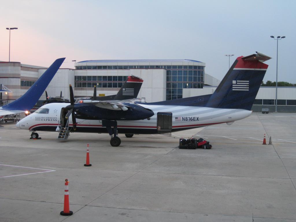 Photo of aircraft N816EX operated by Piedmont Airlines
