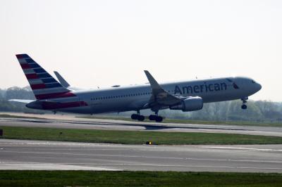 Photo of aircraft N348AN operated by American Airlines