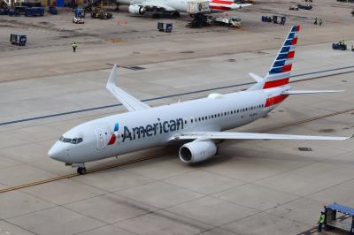Photo of aircraft N338PK operated by American Airlines