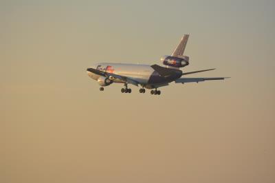 Photo of aircraft N321FE operated by Federal Express (FedEx)