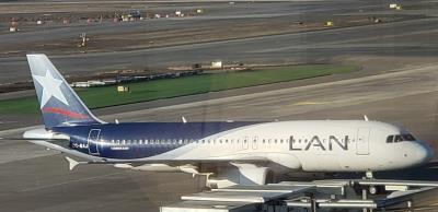 Photo of aircraft CC-BAJ operated by LATAM Airlines Chile