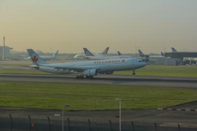 Photo of aircraft C-GHKR operated by Air Canada